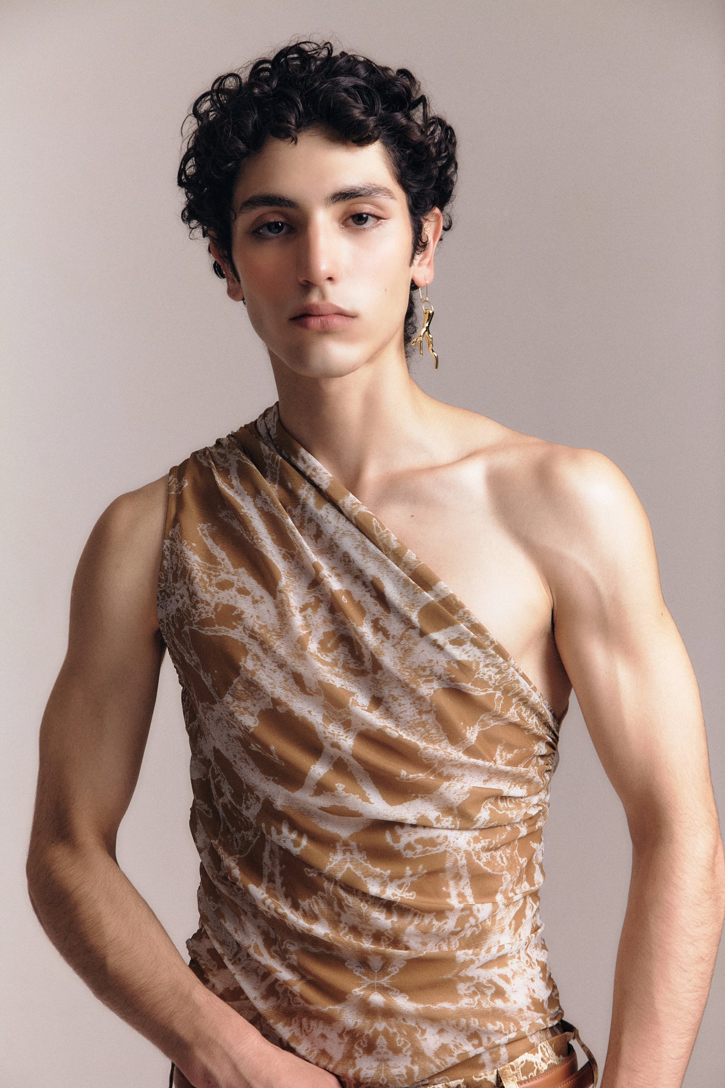 Asymmetric Mesh Top Radiografía